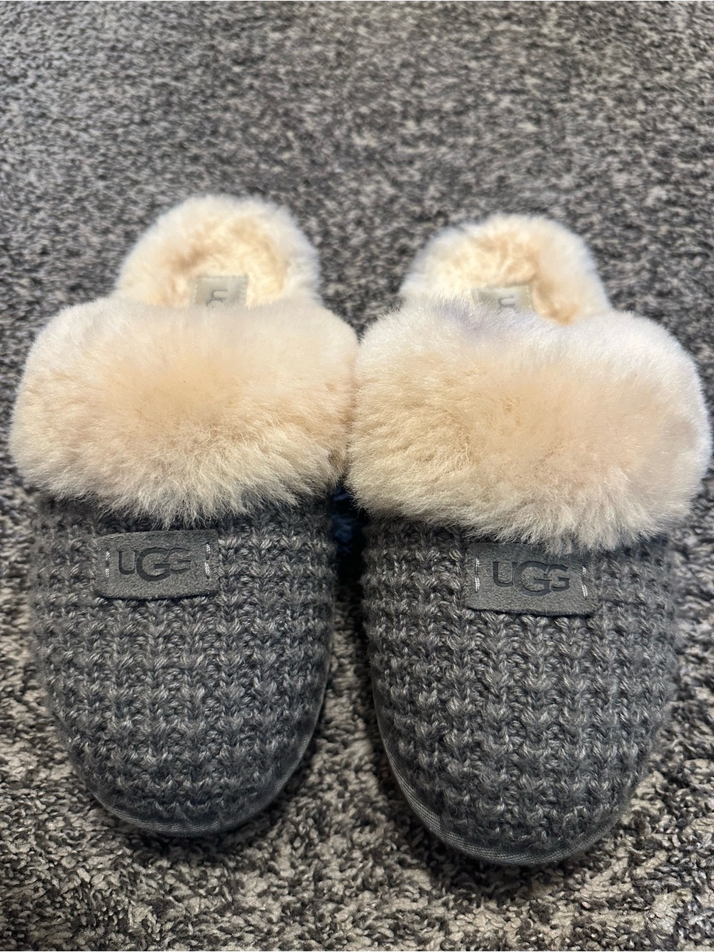 UGG Women's Cozy Knit Gray Slippers with Cream Shearling Collar Size 9